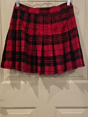 Love Tree Red and Black Plaid Pleated Mini Skirt